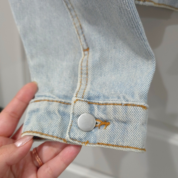 Emory Park Light Blue Wash Cropped Jean Jacket, Elastic Waistband, Unlined, L - Picture 10 of 13
